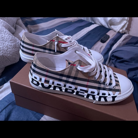I’m selling these Burberry shoes only wear them twice - Picture 1 of 1